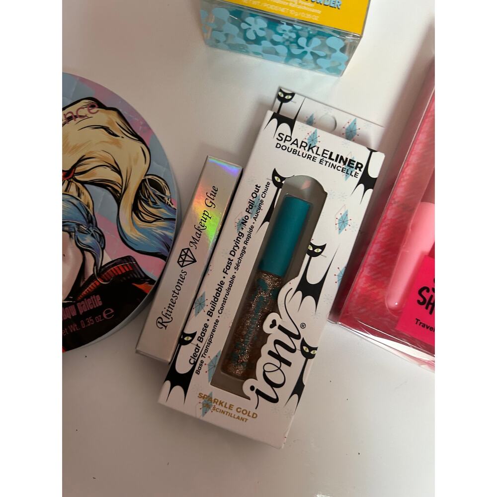 Random Makeup Bundle - Picture 3 of 5